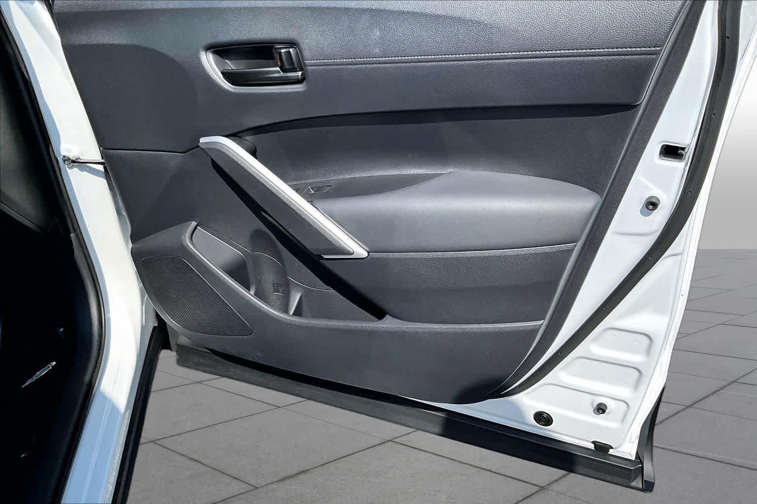 Used 2026 Toyota Corolla Cross LE w/ Moonroof Package FWD image 22