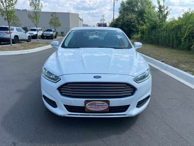 Used 2015 Ford Fusion SE FWD image 2