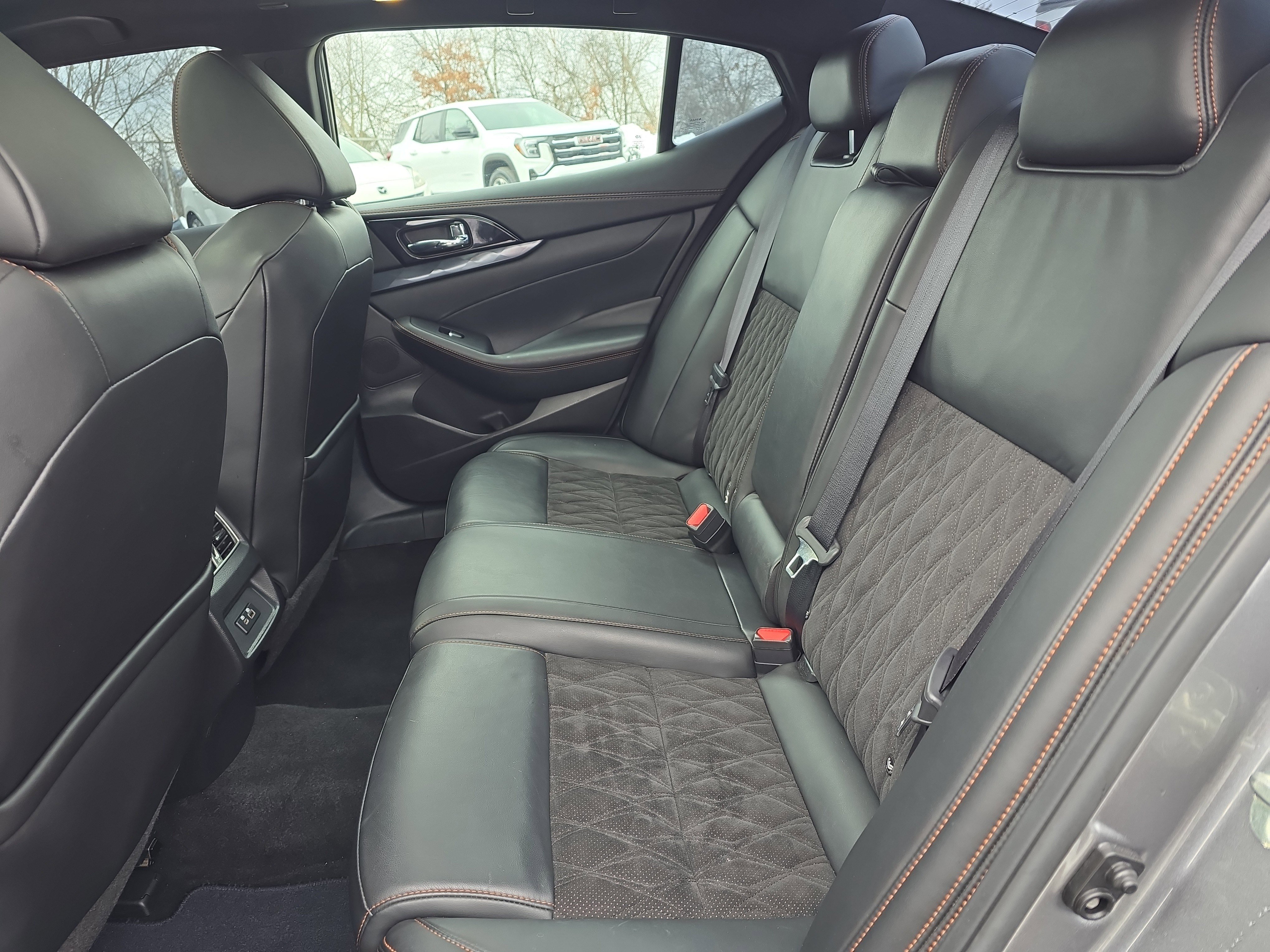 Used 2020 Nissan Maxima SR w/ Sport Mat Group image 14