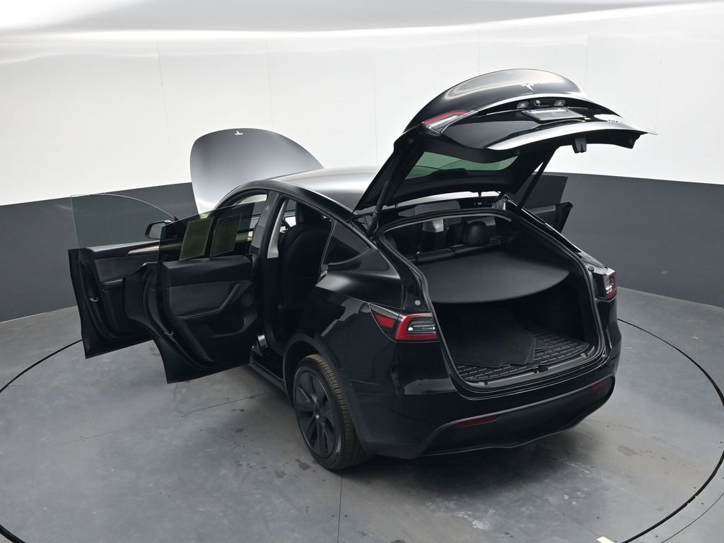 Used 2025 Tesla Model Y Long Range image 34