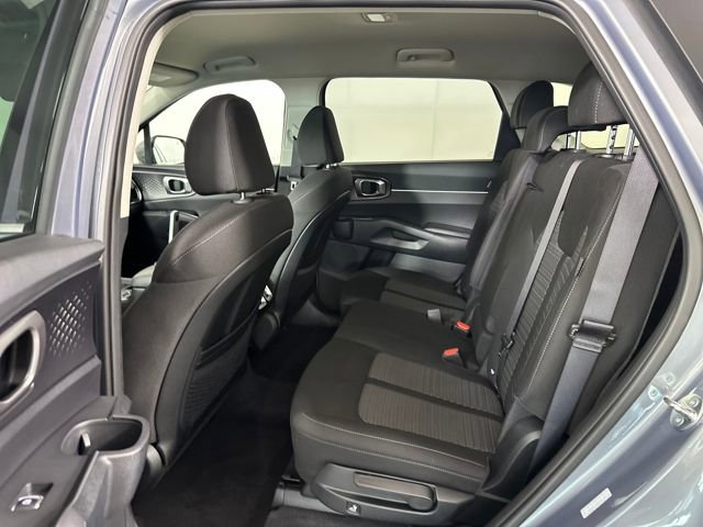 Used 2025 Kia Sorento LX image 25