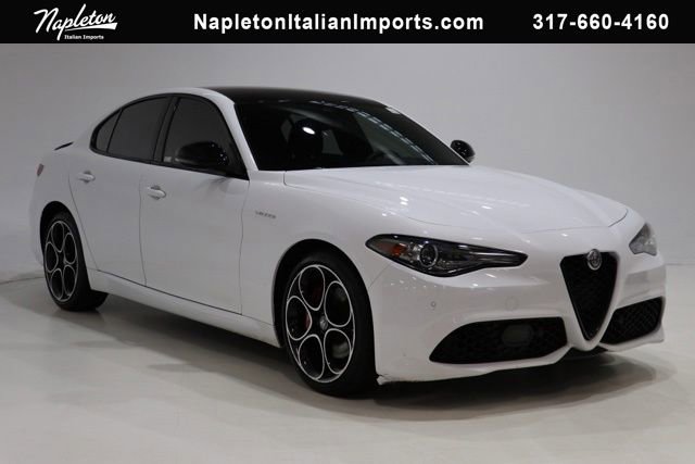 Used 2023 Alfa Romeo Giulia Veloce AWD/4WD image 1