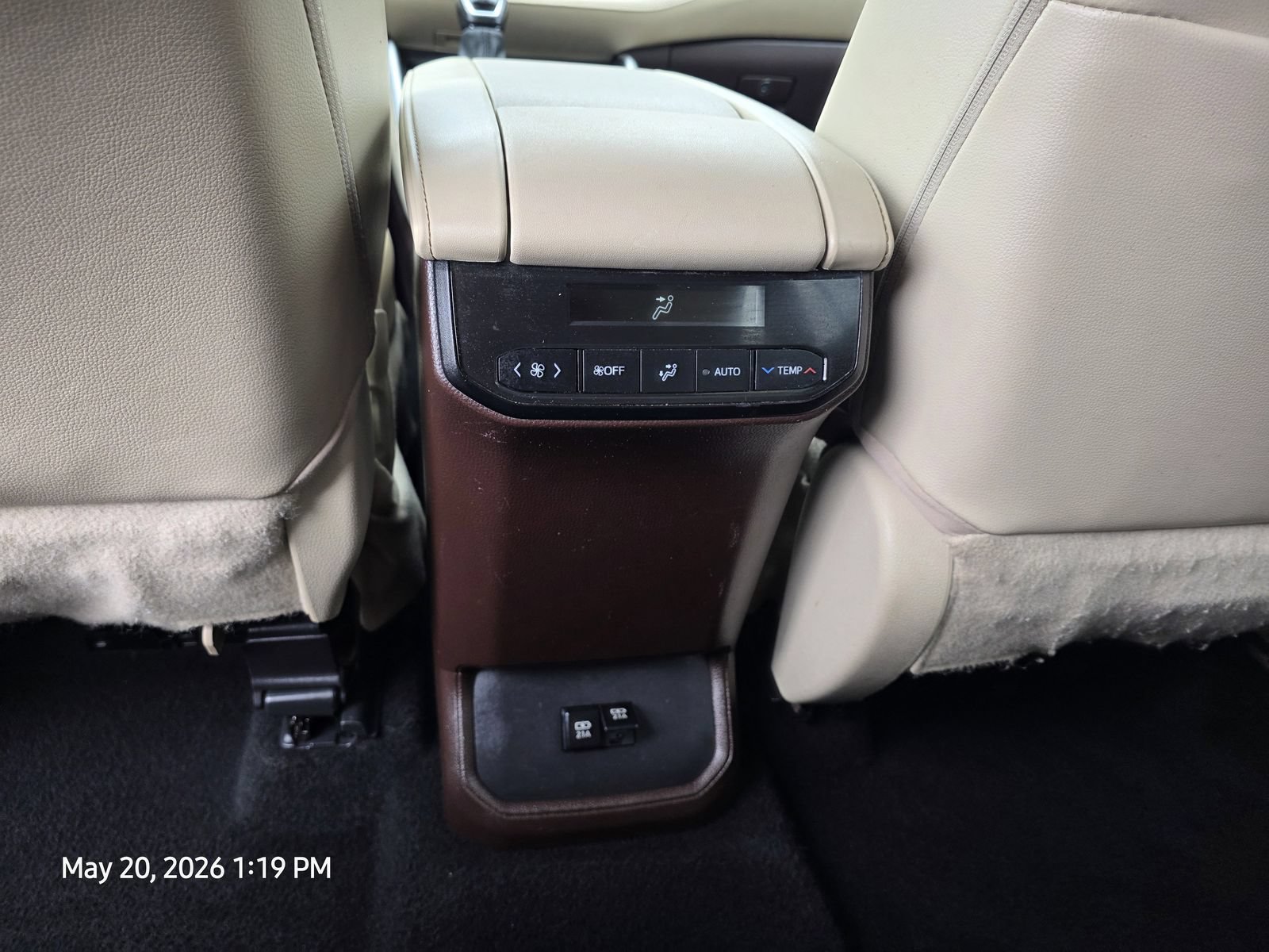 Used 2021 Toyota Highlander XLE FWD image 18
