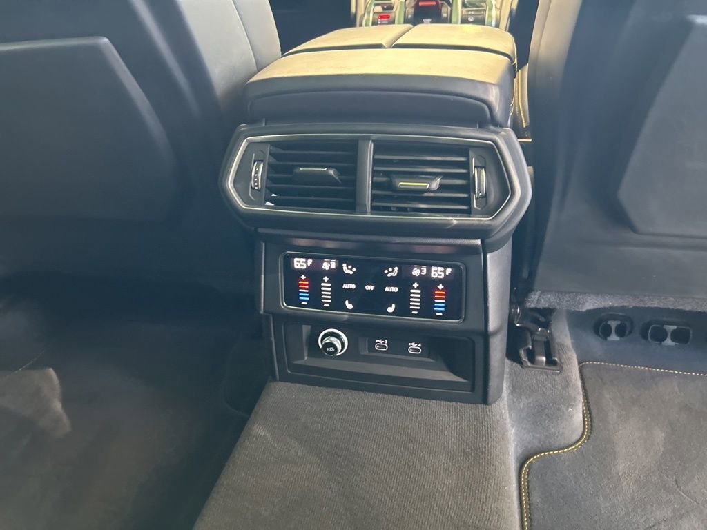 Used 2022 Lamborghini Urus image 36