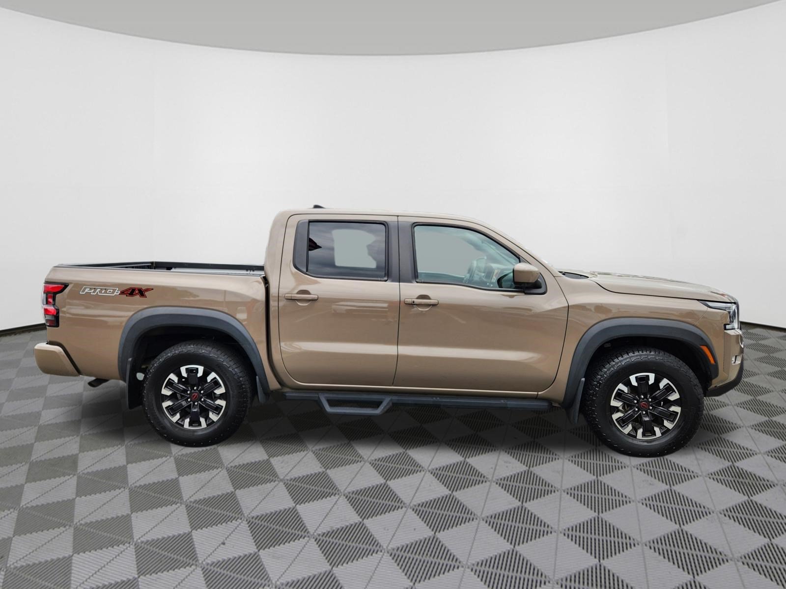 Used 2024 Nissan Frontier PRO-4X w/ Pro Convenience Package AWD/4WD image 6