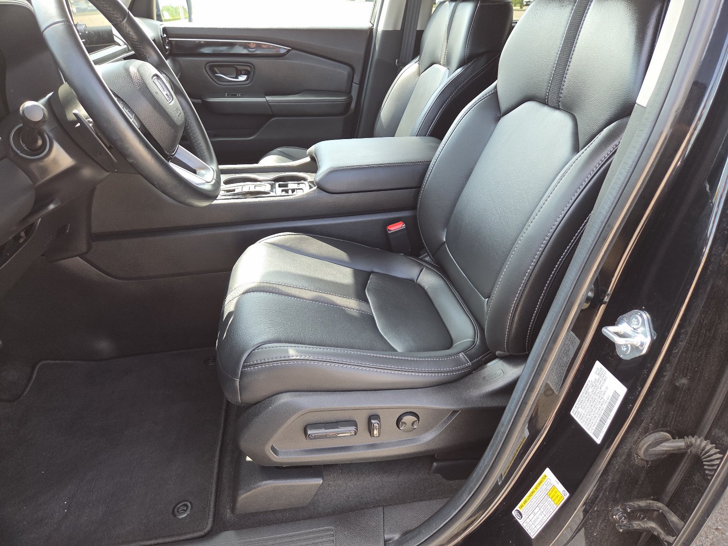 Used 2025 Honda Pilot Touring image 26