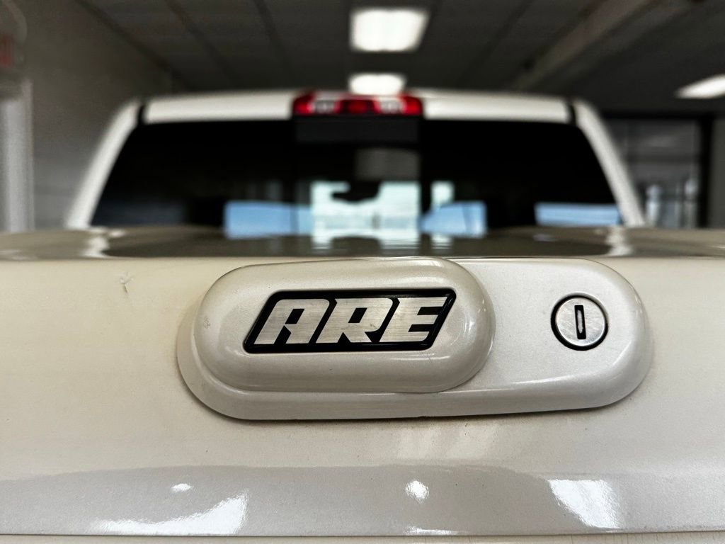 Used 2014 Chevrolet Silverado 1500 High Country w/ High Country Premium Package image 9