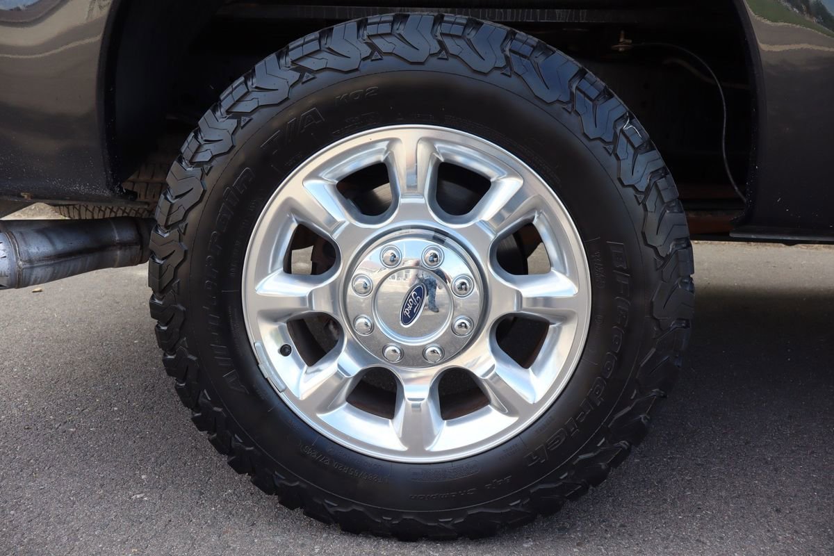Used 2015 Ford F250 Lariat w/ Lariat Ultimate Package AWD/4WD image 44