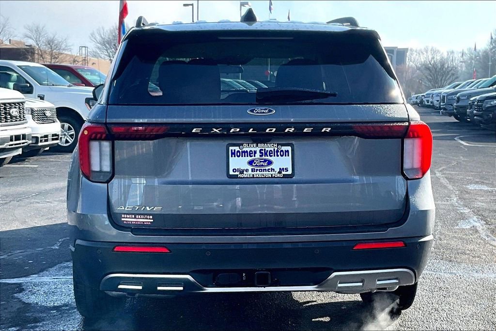 New 2026 Ford Explorer Active w/ Active Comfort Package image 4