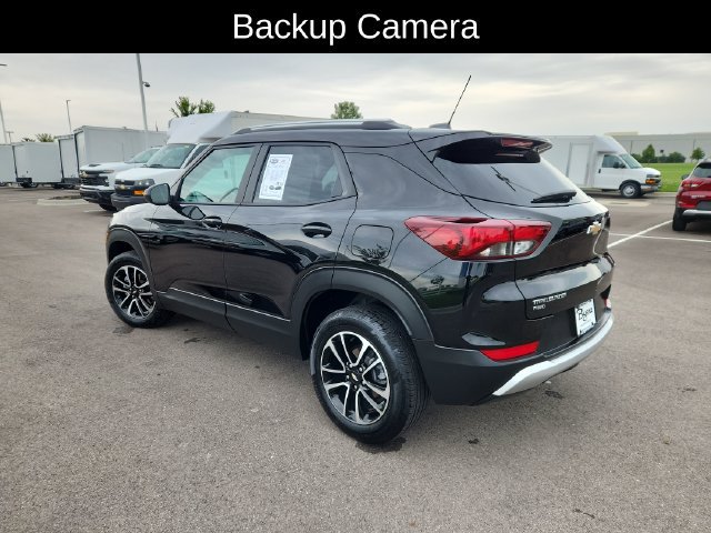 Used 2025 Chevrolet TrailBlazer LT AWD/4WD image 5