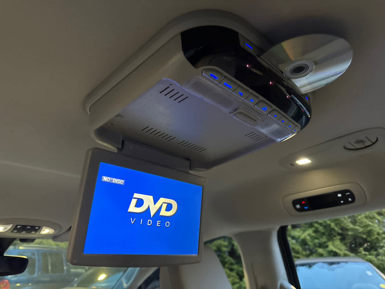 Used 2019 Chrysler Pacifica Touring-L image 35