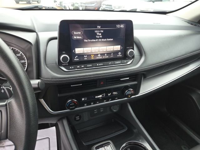 Used 2024 Nissan Rogue SV image 25