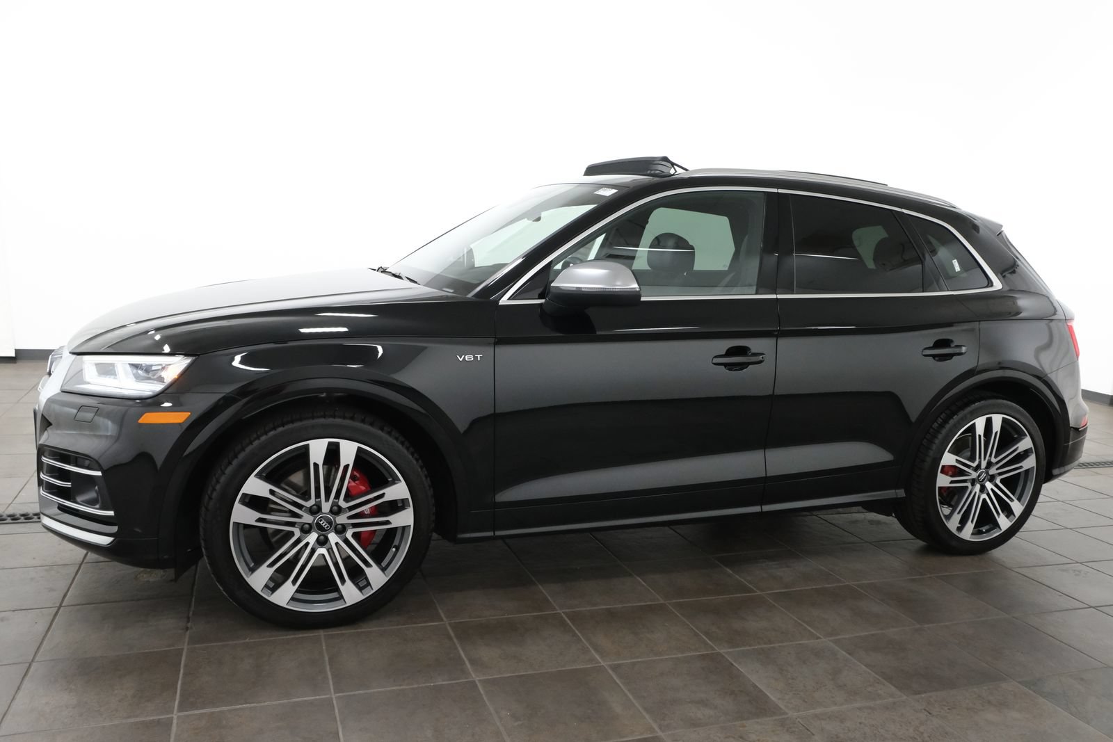 Used 2018 Audi SQ5 Prestige w/ Prestige Package AWD/4WD image 2