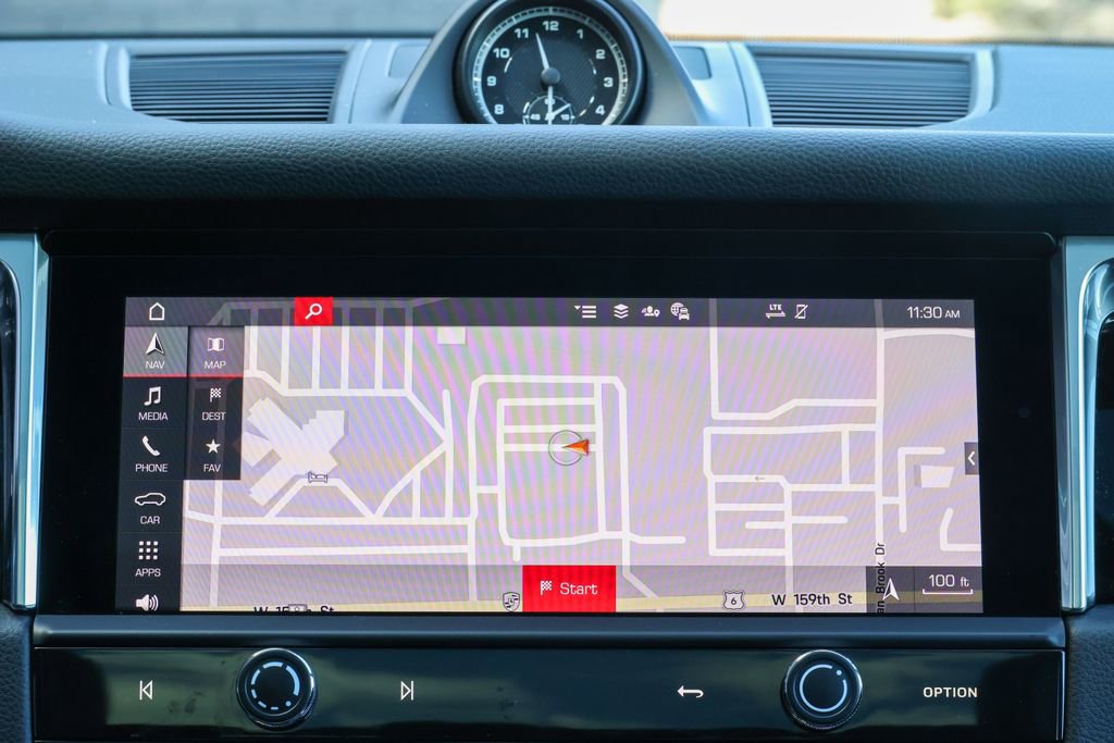 Certified 2025 Porsche Macan image 36