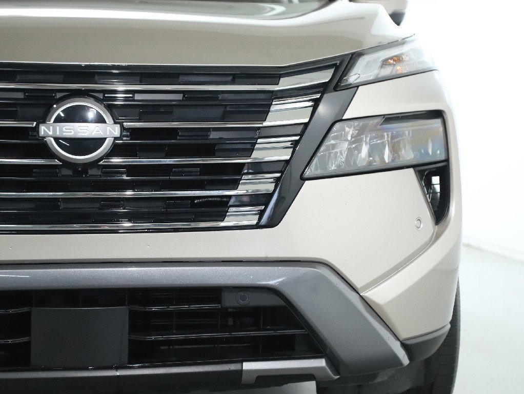 Certified 2024 Nissan Rogue SL image 8