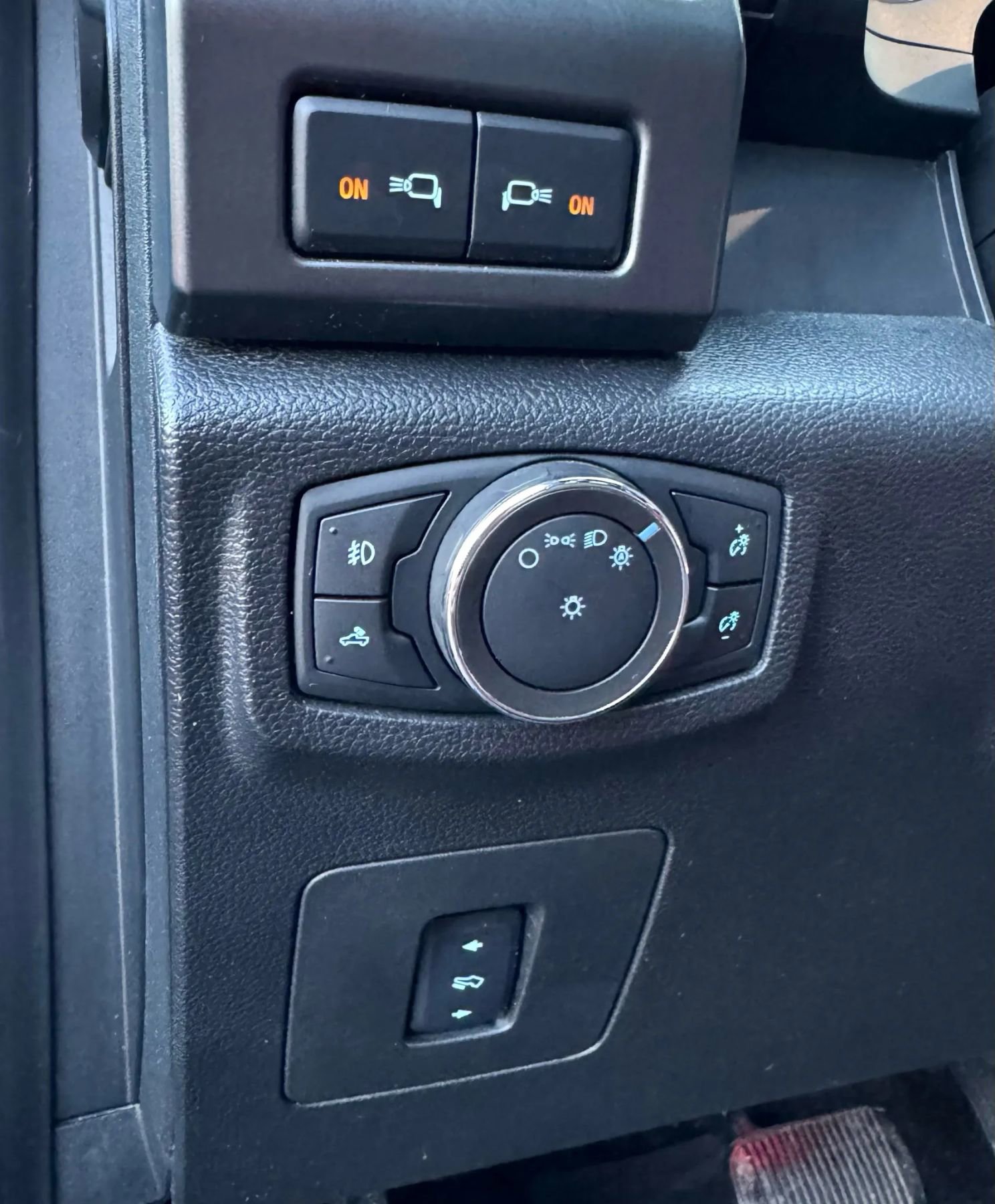 Used 2017 Ford F150 Lariat w/ Equipment Group 502A Luxury image 19