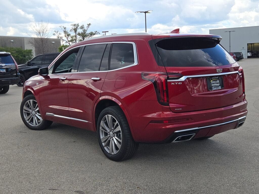 Used 2023 Cadillac XT6 Premium Luxury image 17