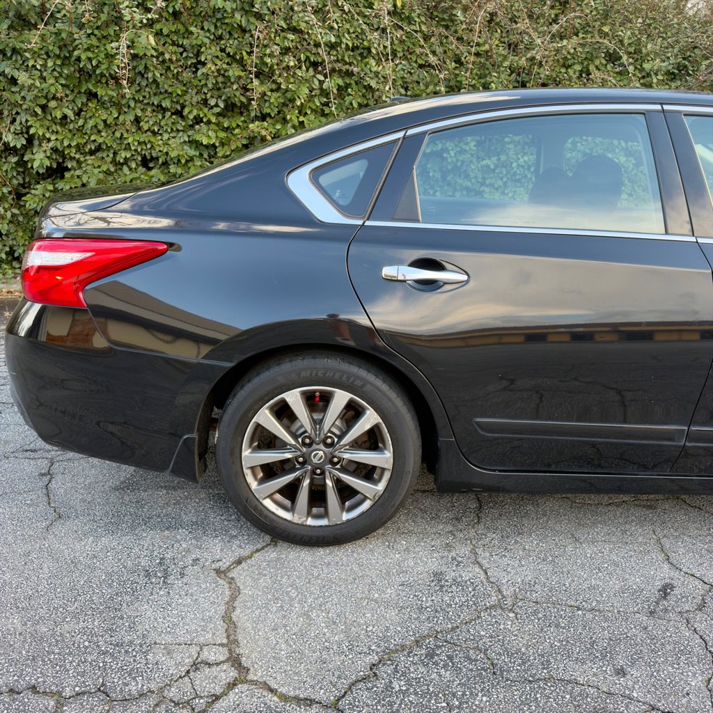 Used 2016 Nissan Altima 2.5 SV w/ Convenience Package FWD image 8
