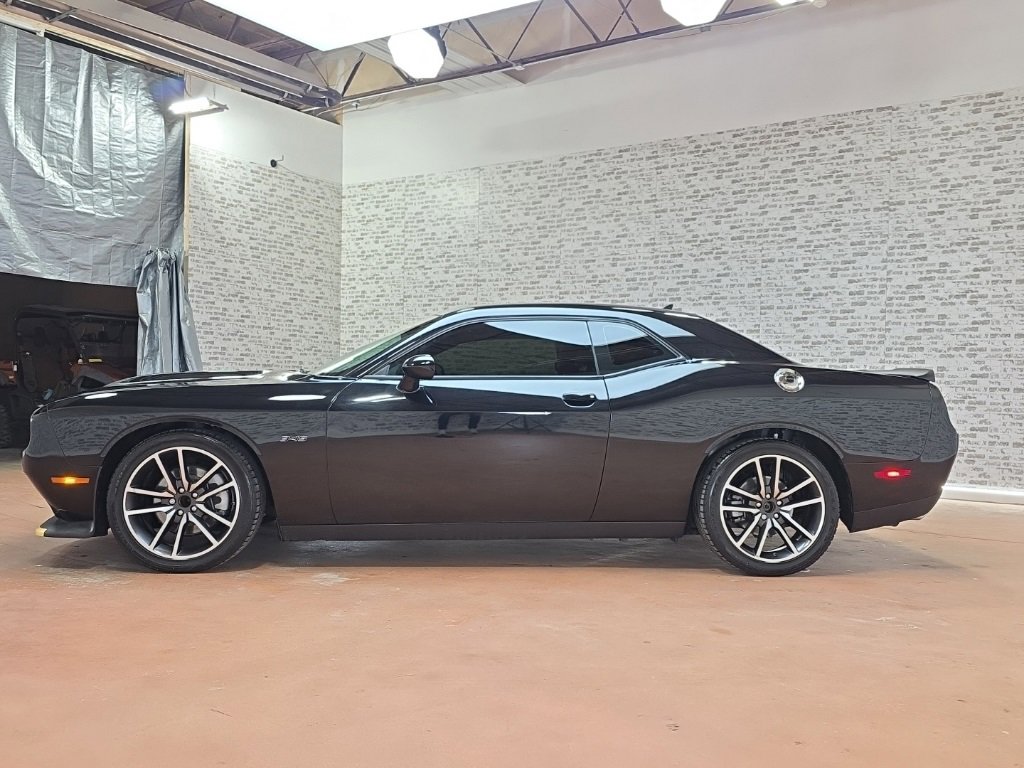 Used 2023 Dodge Challenger R/T w/ Plus Package image 5
