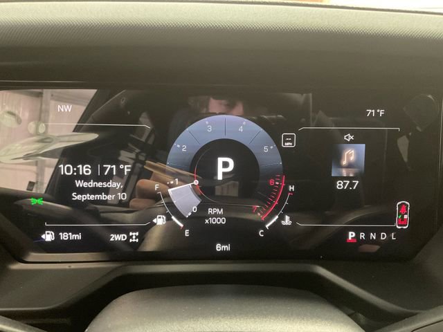 New 2026 GMC Acadia AT4 w/ Luxury Package image 17