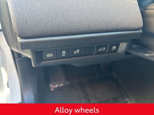 Used 2025 Toyota Camry LE image 12