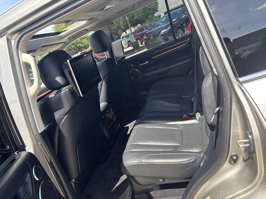 Used 2016 Lexus LX 570 4WD w/ Luxury Package image 20
