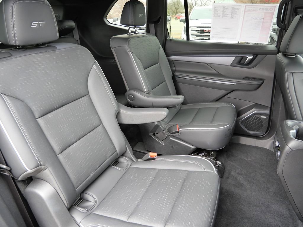 Used 2025 Buick Enclave Sport Touring image 20