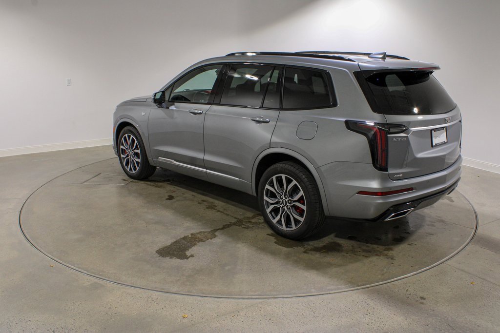 Used 2024 Cadillac XT6 Sport image 3