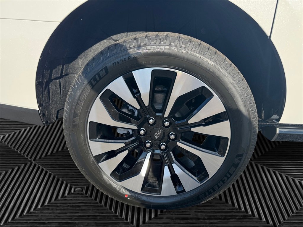New 2025 Ford Expedition Max Platinum w/ Driver's Package image 14