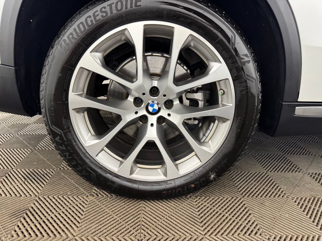 Used 2022 BMW X5 xDrive40i w/ Luxury Seating Package AWD/4WD image 24