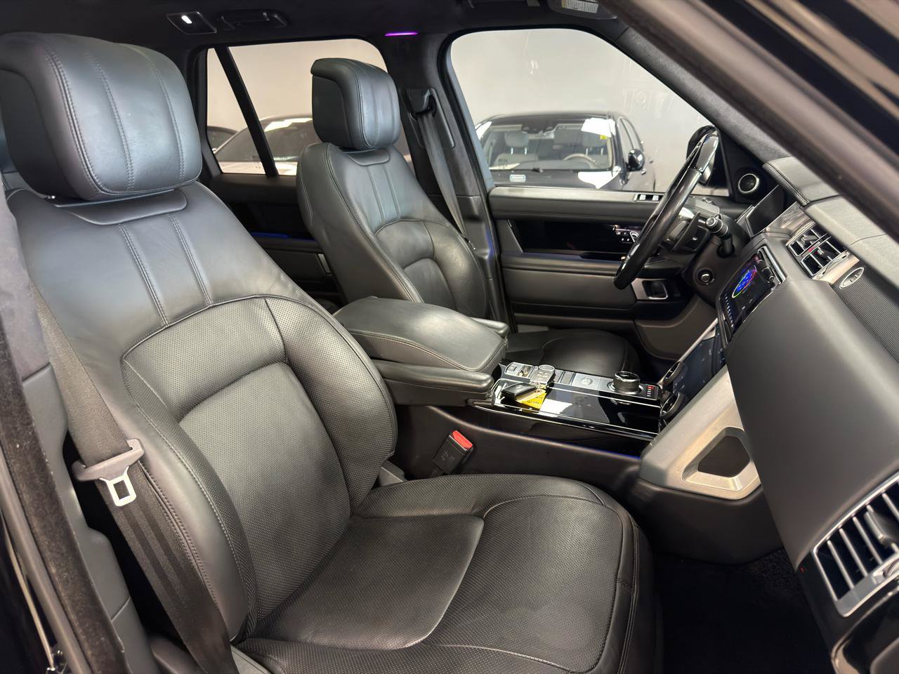 Used 2019 Land Rover Range Rover HSE AWD/4WD image 14