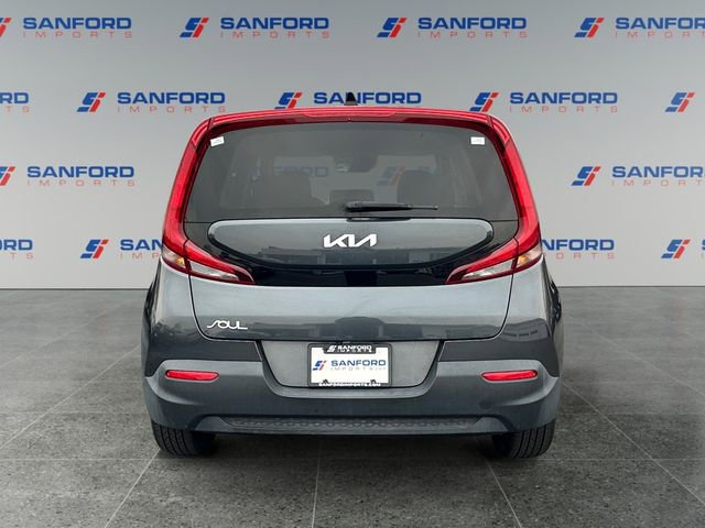 Used 2022 Kia Soul LX w/ Technology Package image 4