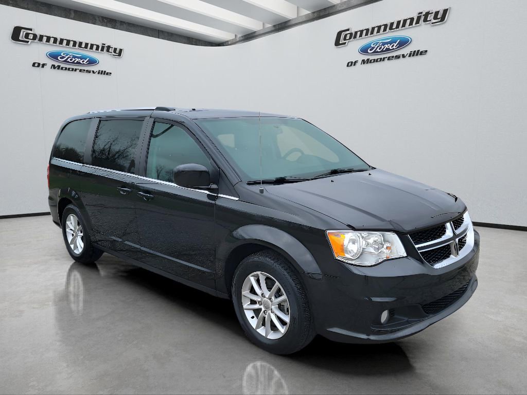 Used 2018 Dodge Grand Caravan SXT image 3