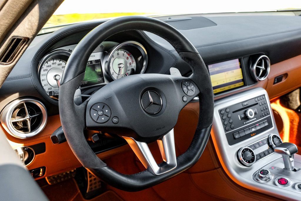 Used 2011 Mercedes-Benz SLS AMG Coupe image 8
