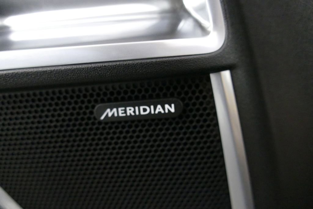 Used 2021 Jaguar E-PACE SE image 21