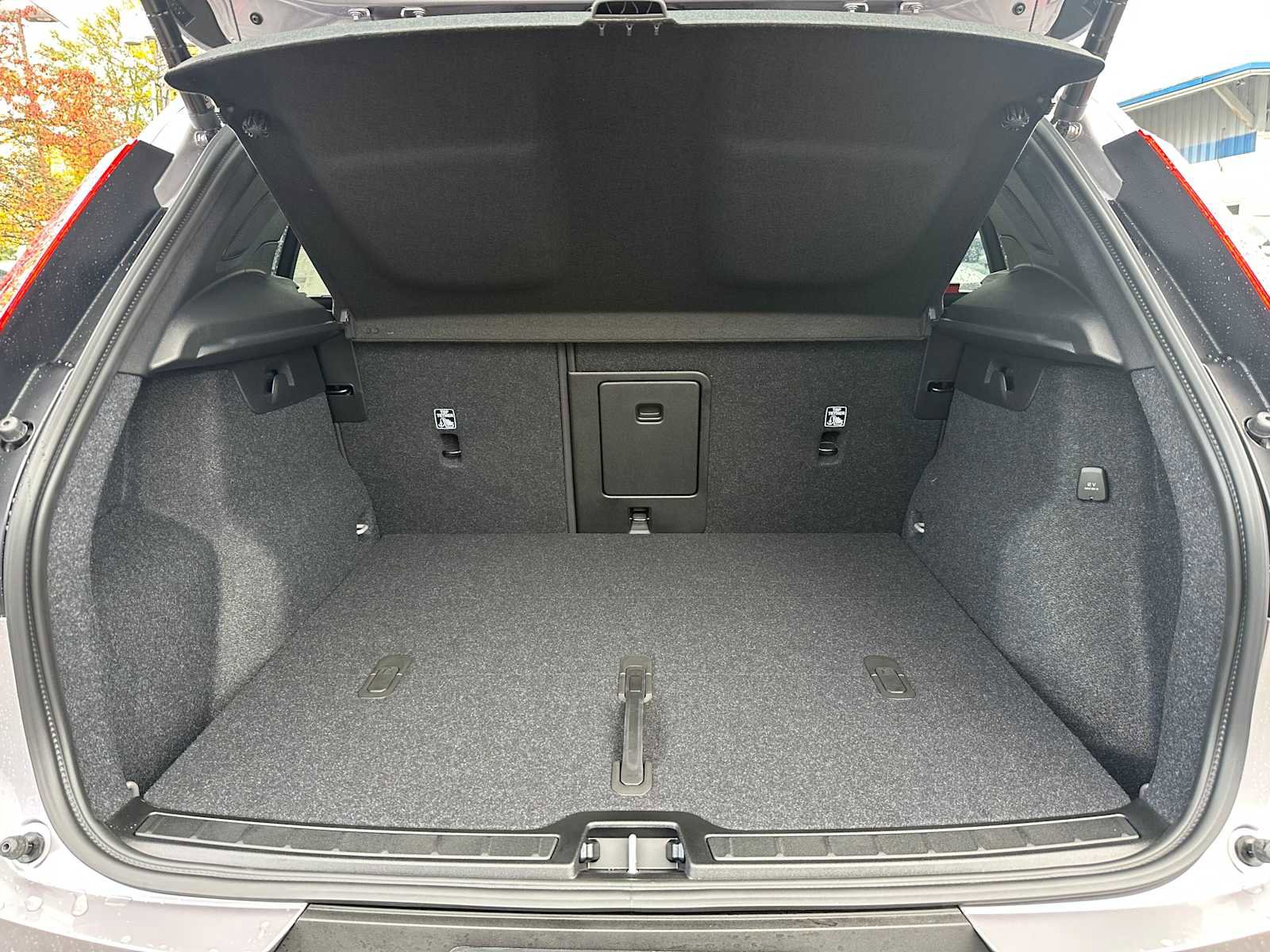 New 2026 Volvo XC40 B5 Plus w/ Climate Package image 14