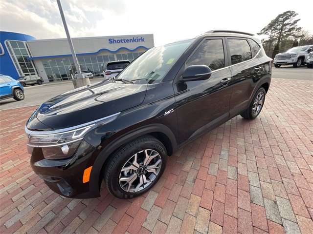 Used 2023 Kia Seltos EX image 29