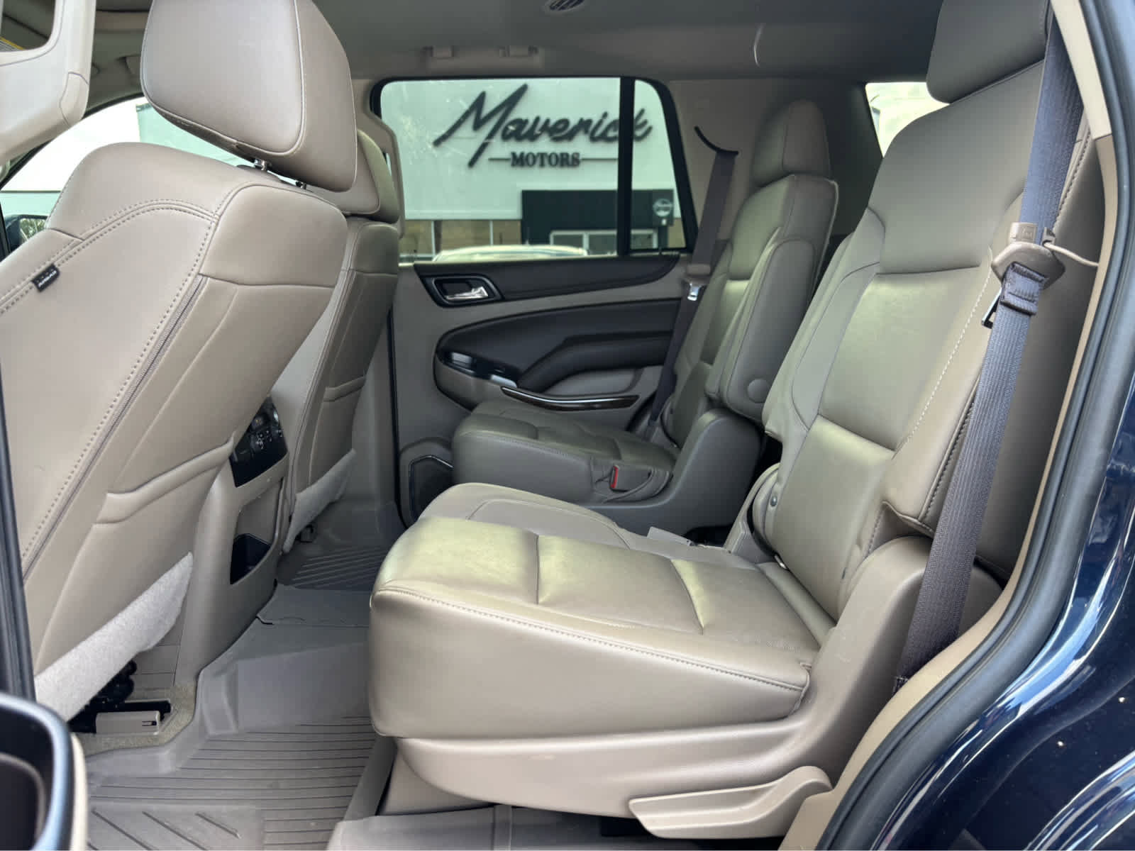 Used 2018 Chevrolet Tahoe LT w/ Luxury Package AWD/4WD image 8