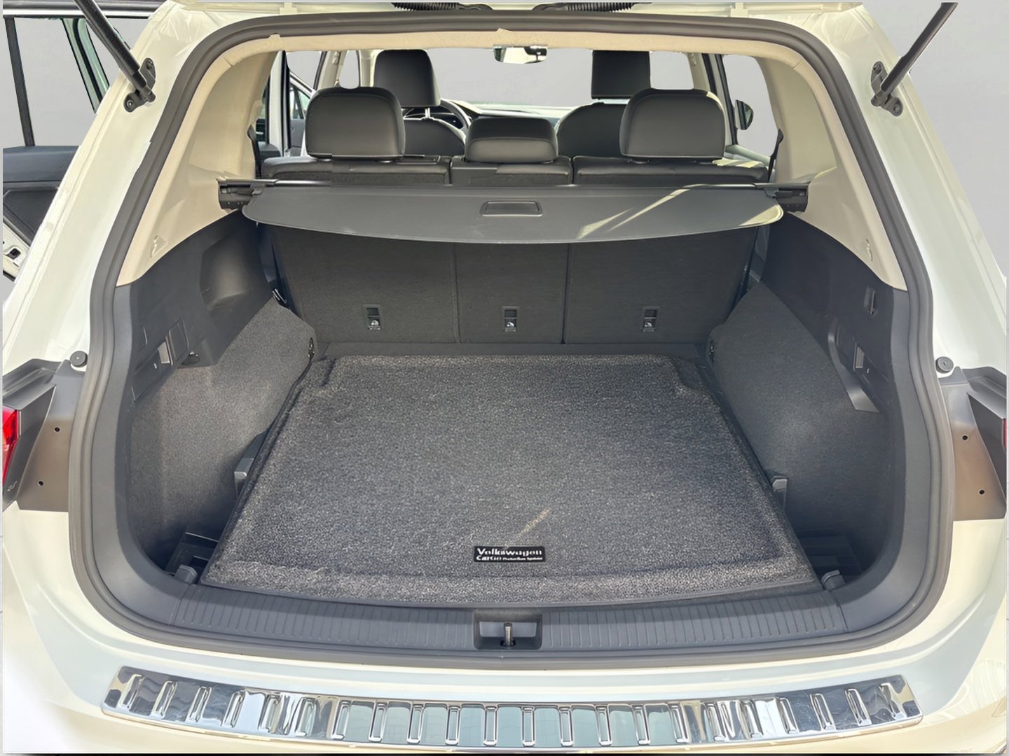 Used 2022 Volkswagen Tiguan SE AWD/4WD image 14