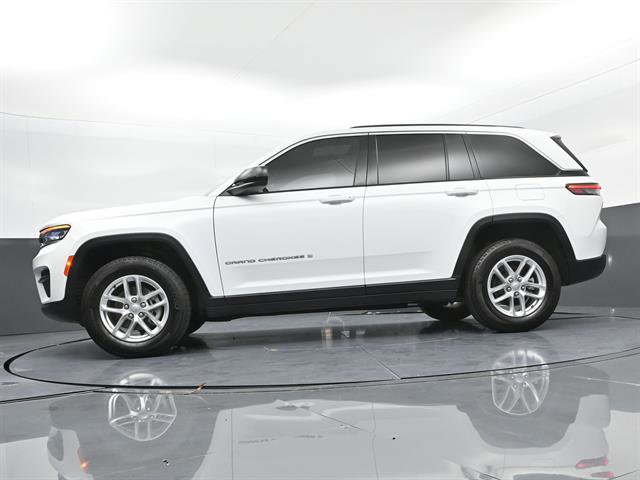 Used 2025 Jeep Grand Cherokee Laredo X image 35