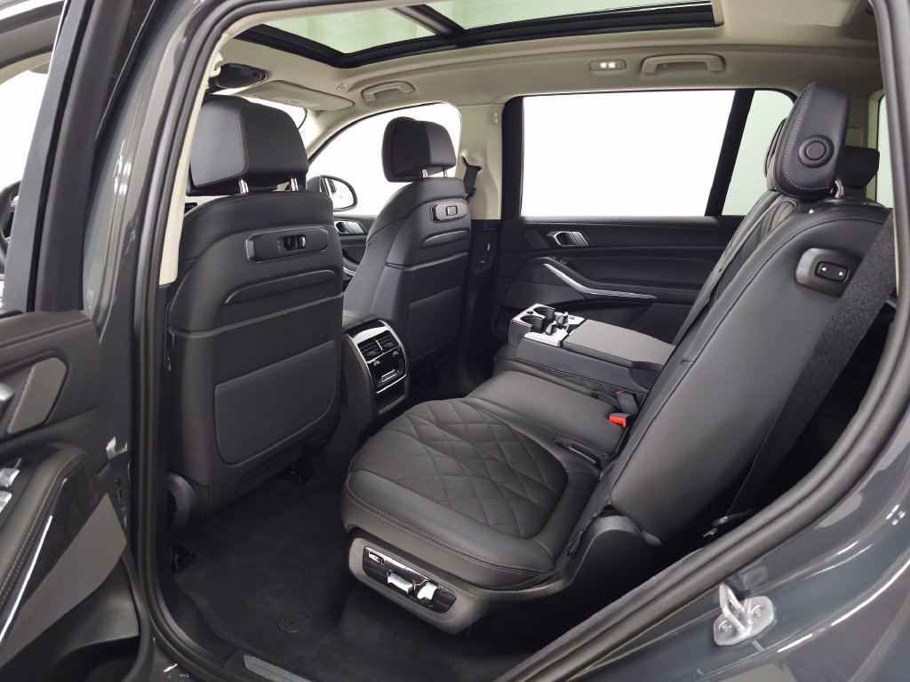 Used 2026 BMW X7 xDrive40i w/ Premium Package AWD/4WD image 35