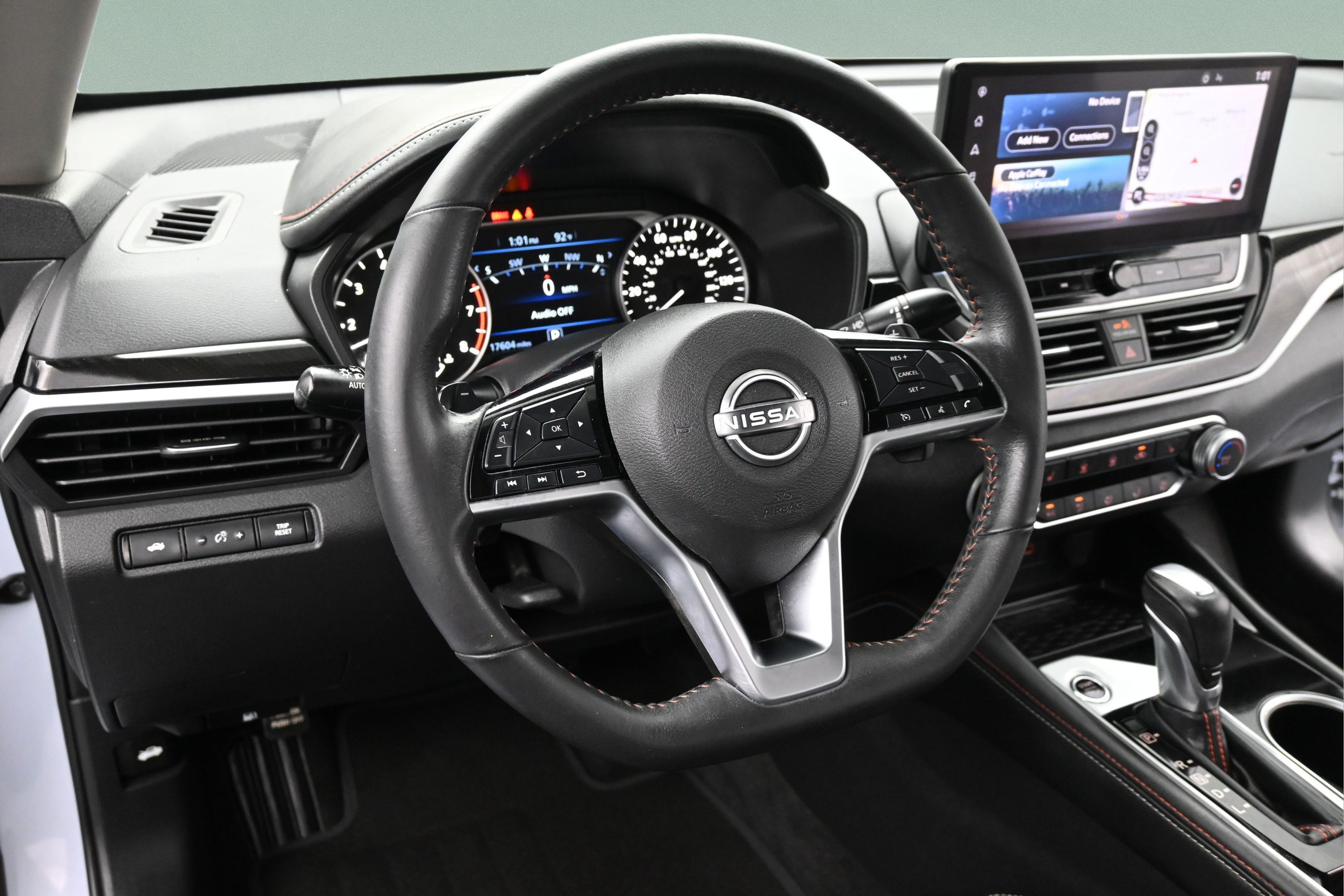 Used 2024 Nissan Altima 2.5 SR w/ SR Premium Package FWD image 13
