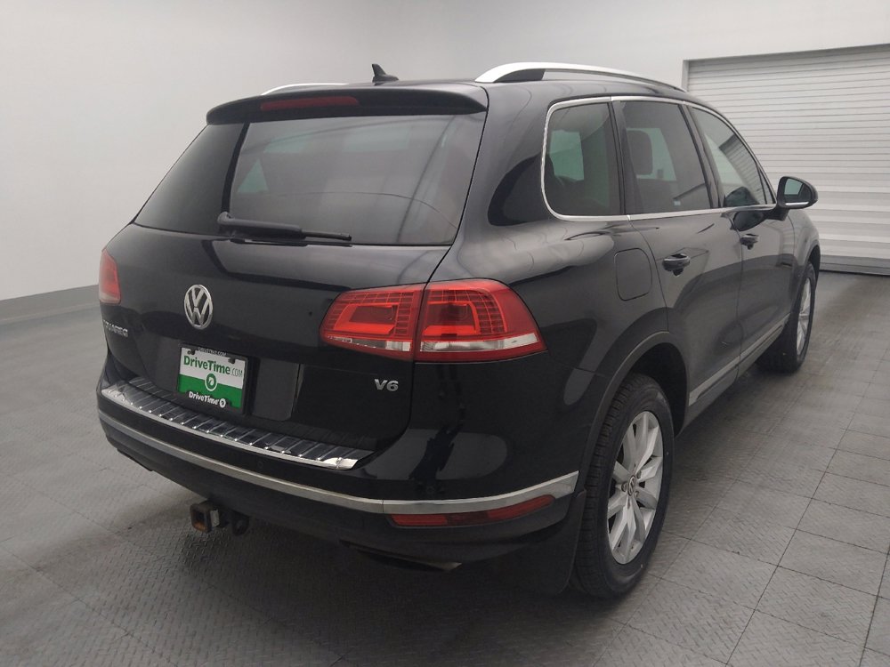Used 2016 Volkswagen Touareg Sport image 9