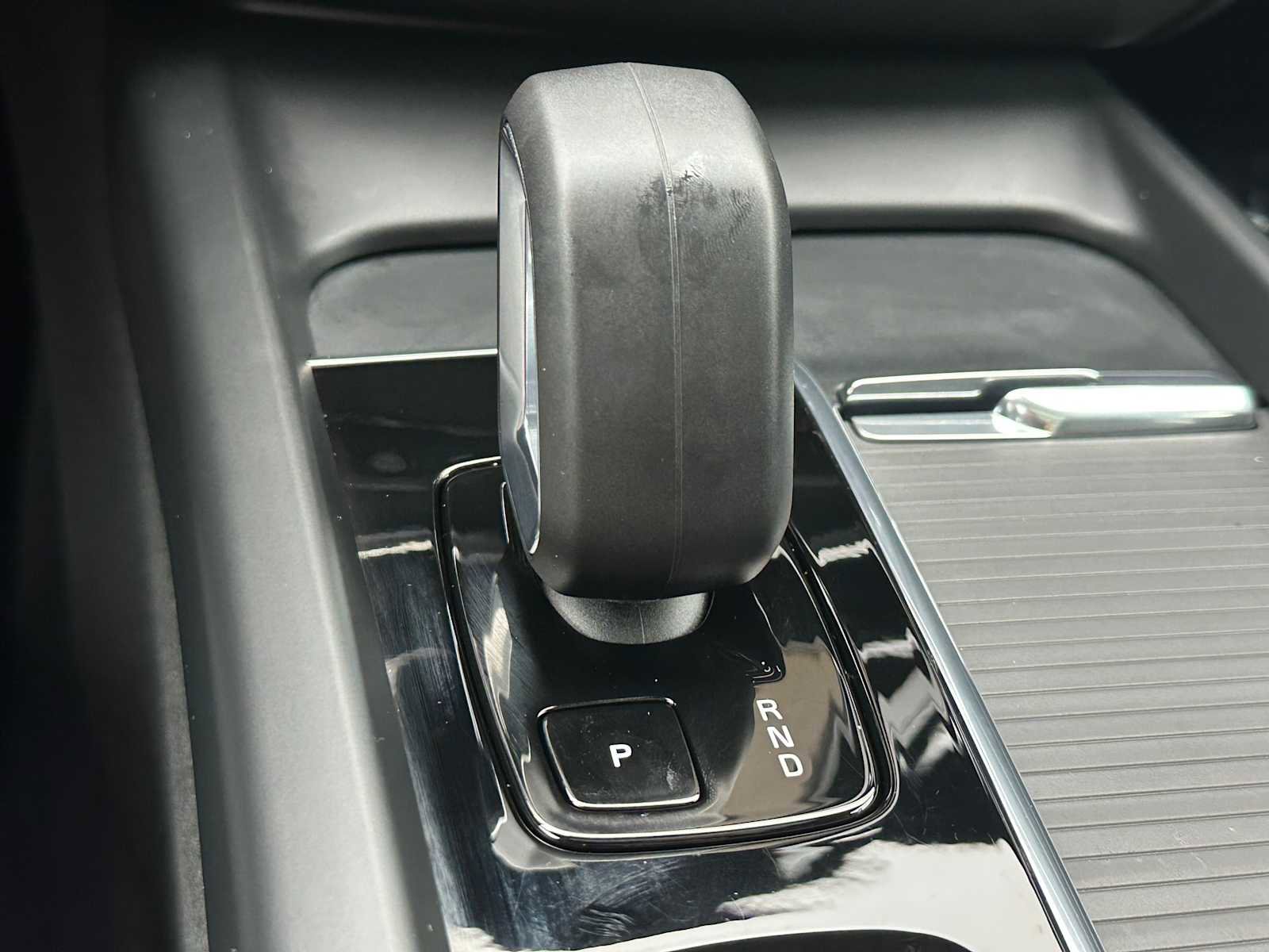 Used 2025 Volvo XC60 B5 Core w/ Protection Package Premier image 30