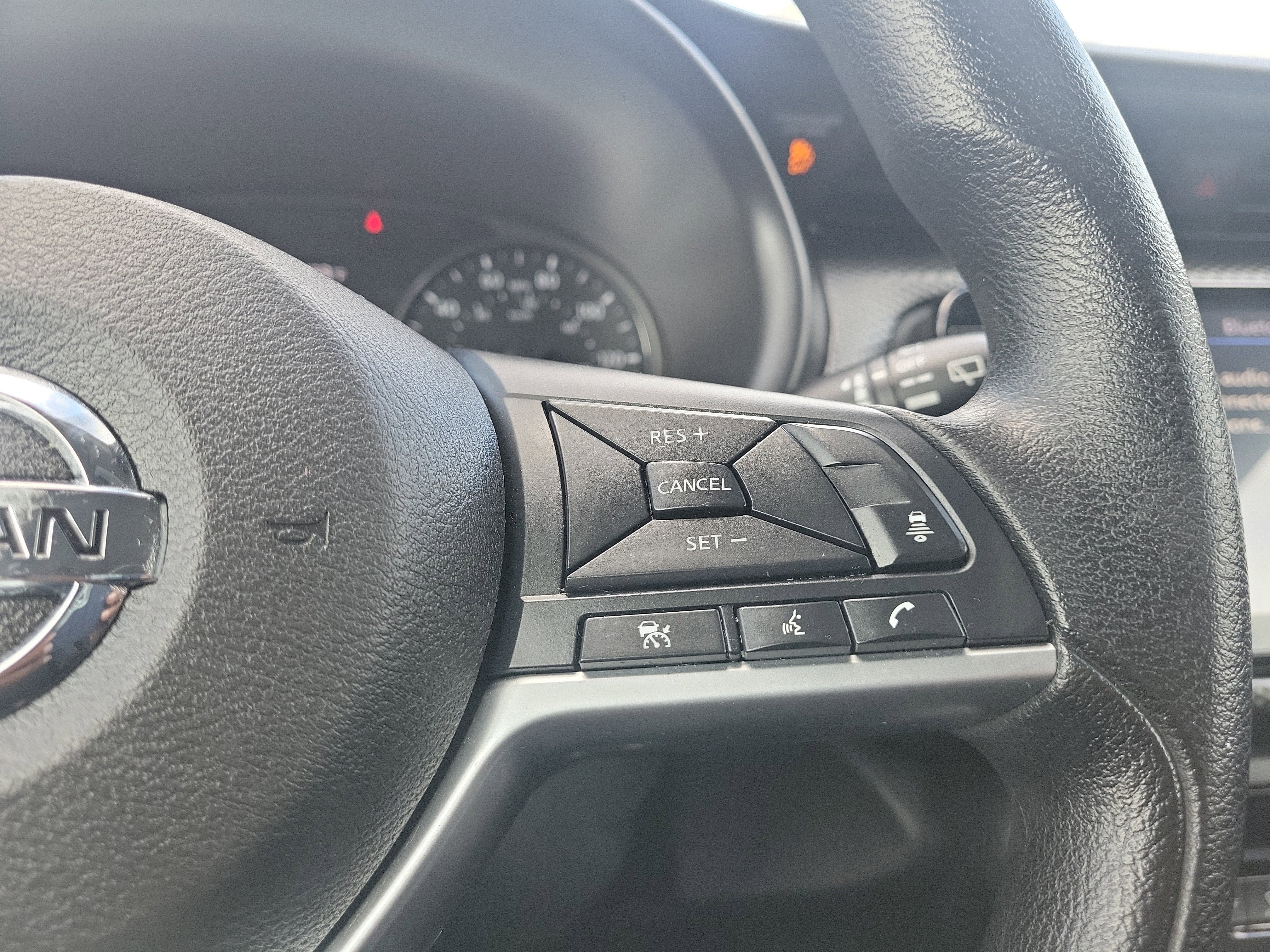 Certified 2021 Nissan Kicks SV FWD image 25