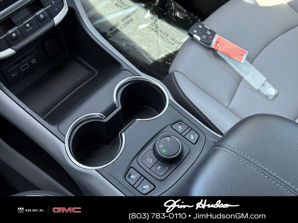 Used 2022 GMC Terrain SLT w/ LPO, Floor Liner Package image 34