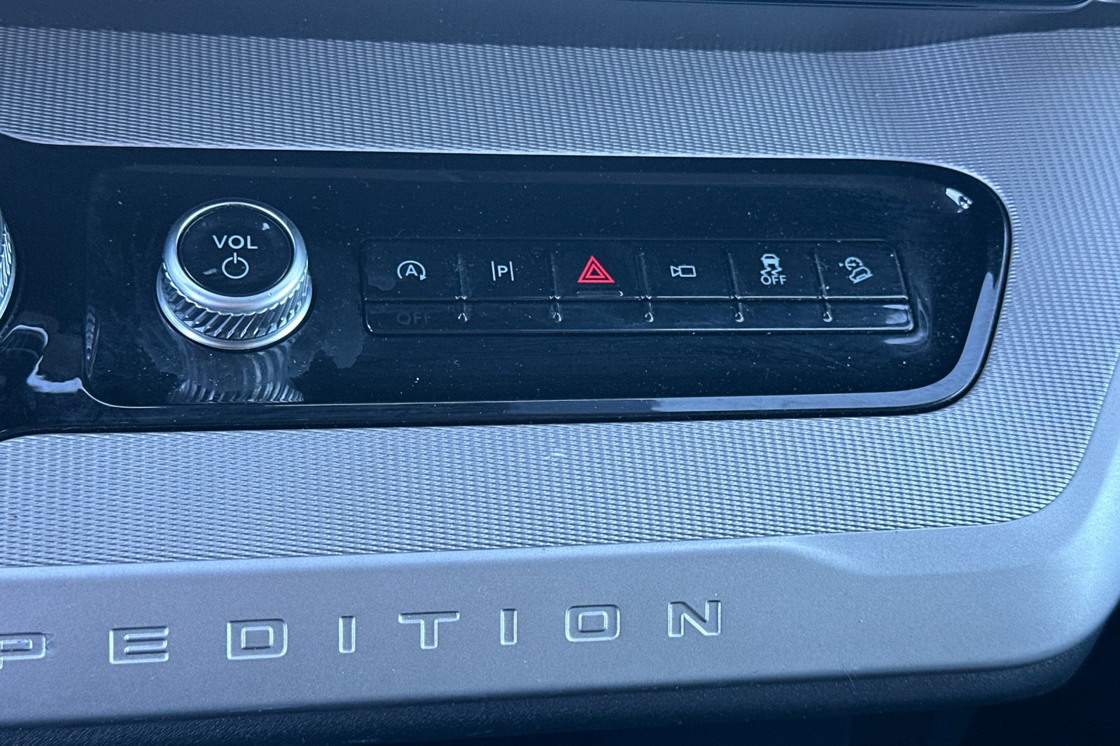 Used 2025 Ford Expedition Active image 20