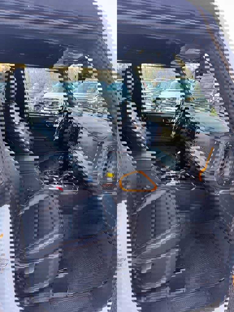 Used 2024 Ford Bronco Badlands image 9