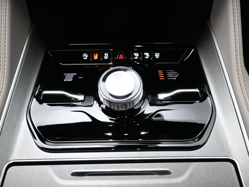 New 2026 Jeep Grand Wagoneer Limited AWD/4WD image 4
