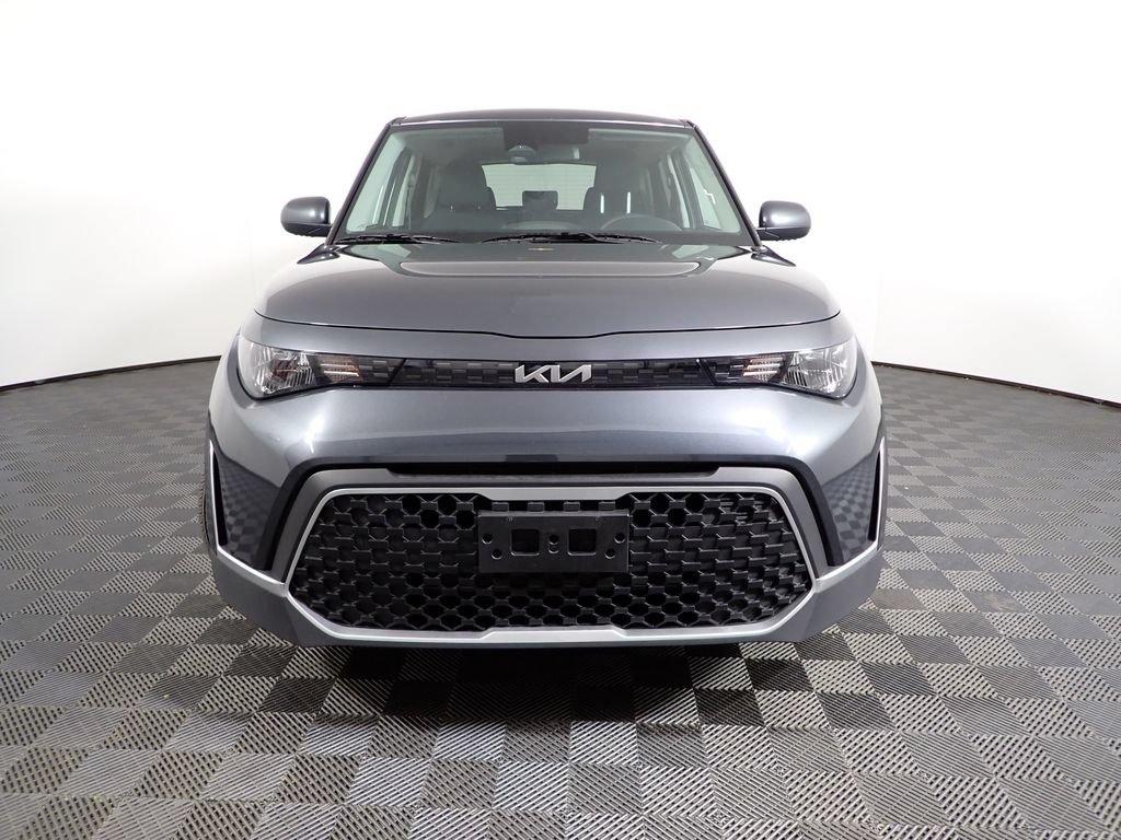Used 2025 Kia Soul LX w/ LX Technology Package FWD image 5